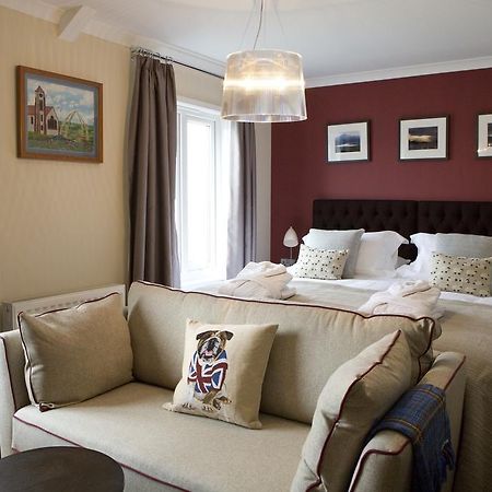 The Waterfront Boutique Hotel Stanley Bagian luar foto