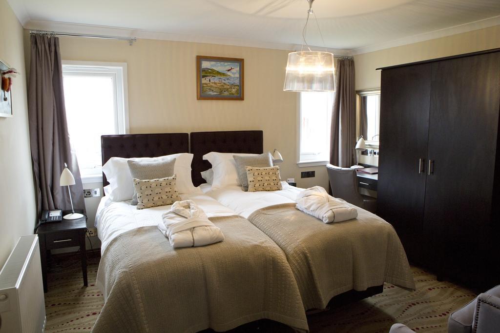 The Waterfront Boutique Hotel Stanley Bagian luar foto