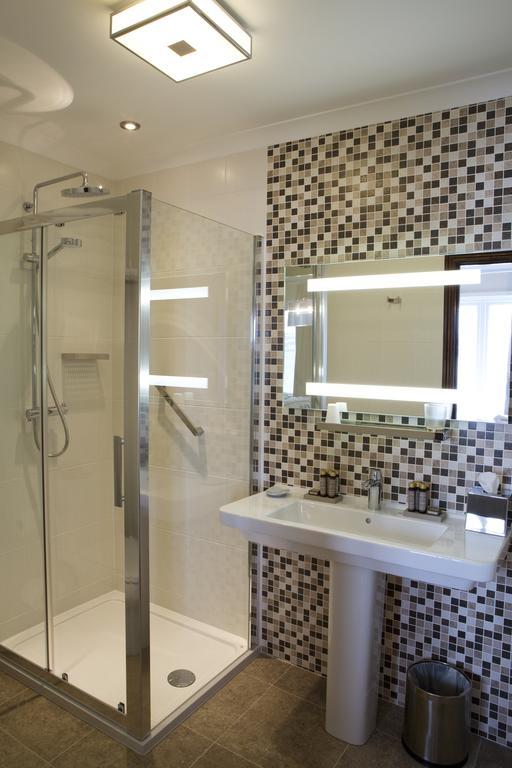 The Waterfront Boutique Hotel Stanley Bagian luar foto