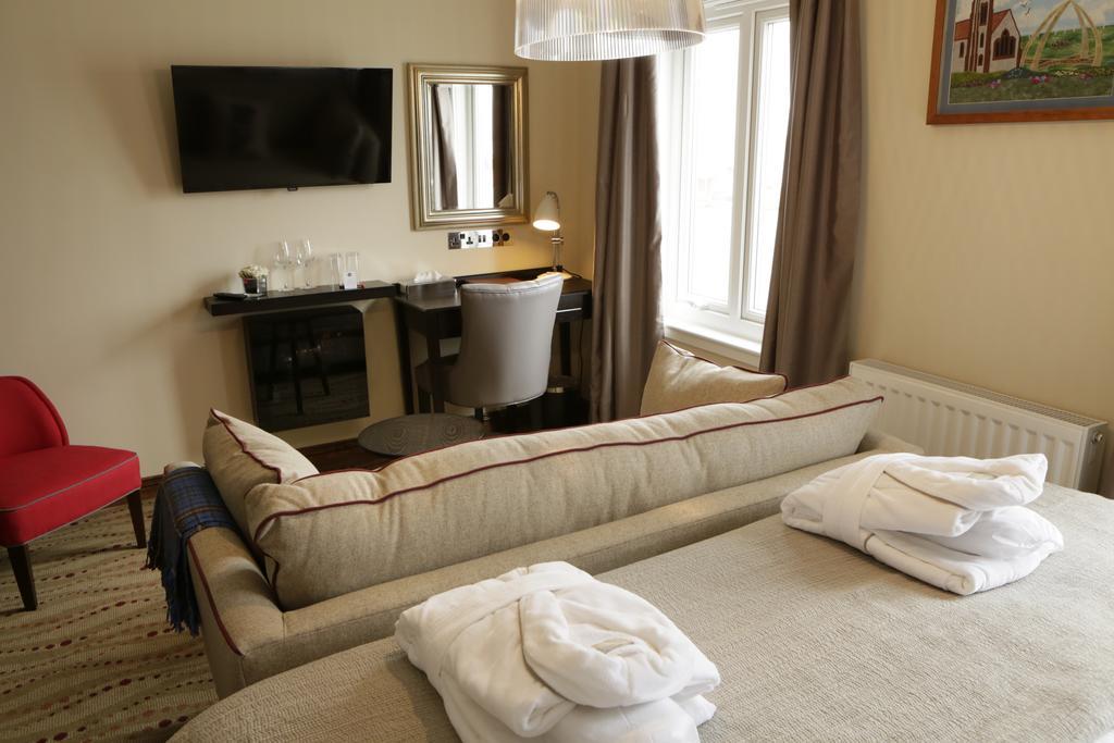The Waterfront Boutique Hotel Stanley Bagian luar foto